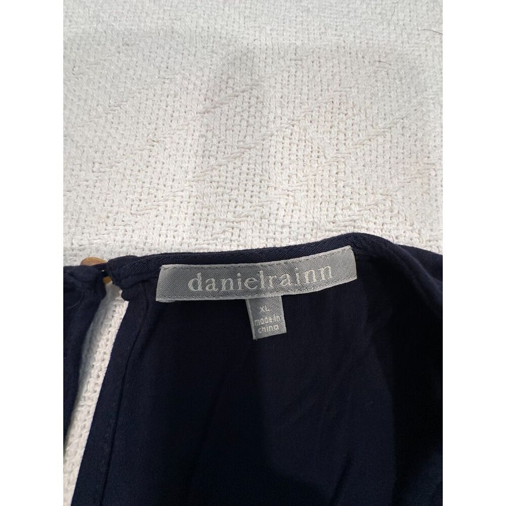 Daniel Rainn Navy Crochet Sleeveless Blouse Size XL - Picture 3 of 6